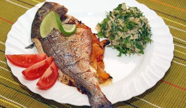 Lean fish with salad in gout diet menu